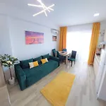 North Club Apartments Mamaia