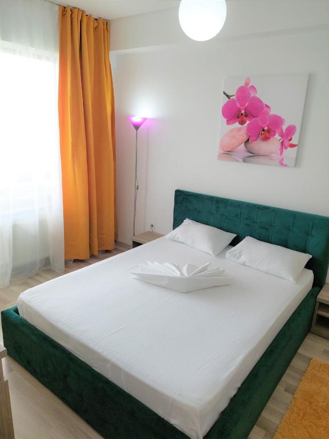 North Club Apartment *